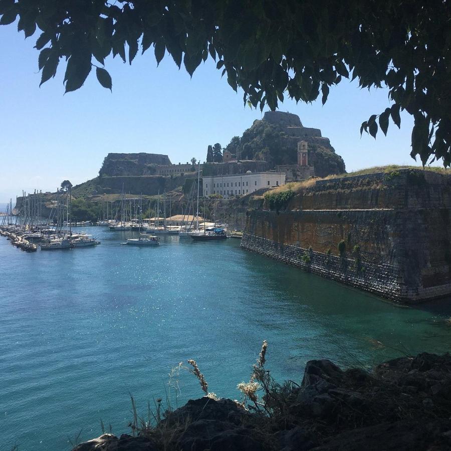 Cleopatra Boat Corfu Botel Corfu (city)