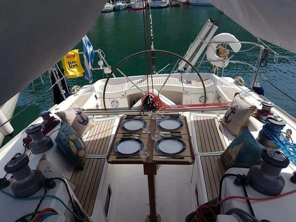 Cleopatra Boat Corfu Botel *